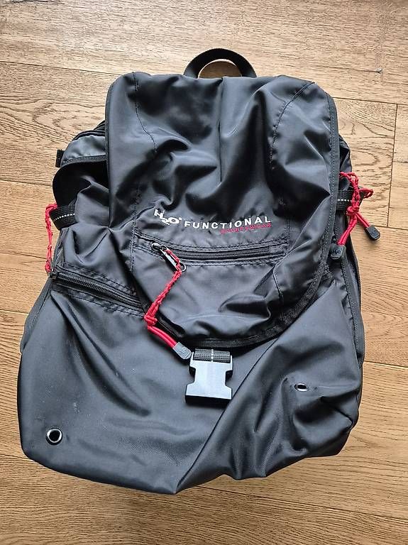 Zaini: H2O Rucksack schwarz – Usato da Buchrain venduto da chrigebrunner