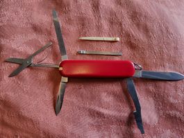 Taschenmesser Victorinox rot mit 5 Funktionen guter Zustand