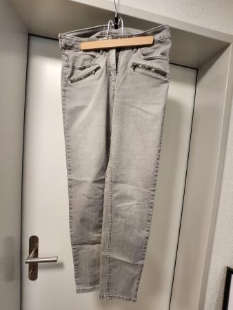 Damenjeans Gr. 36, grau Canda v. C&A