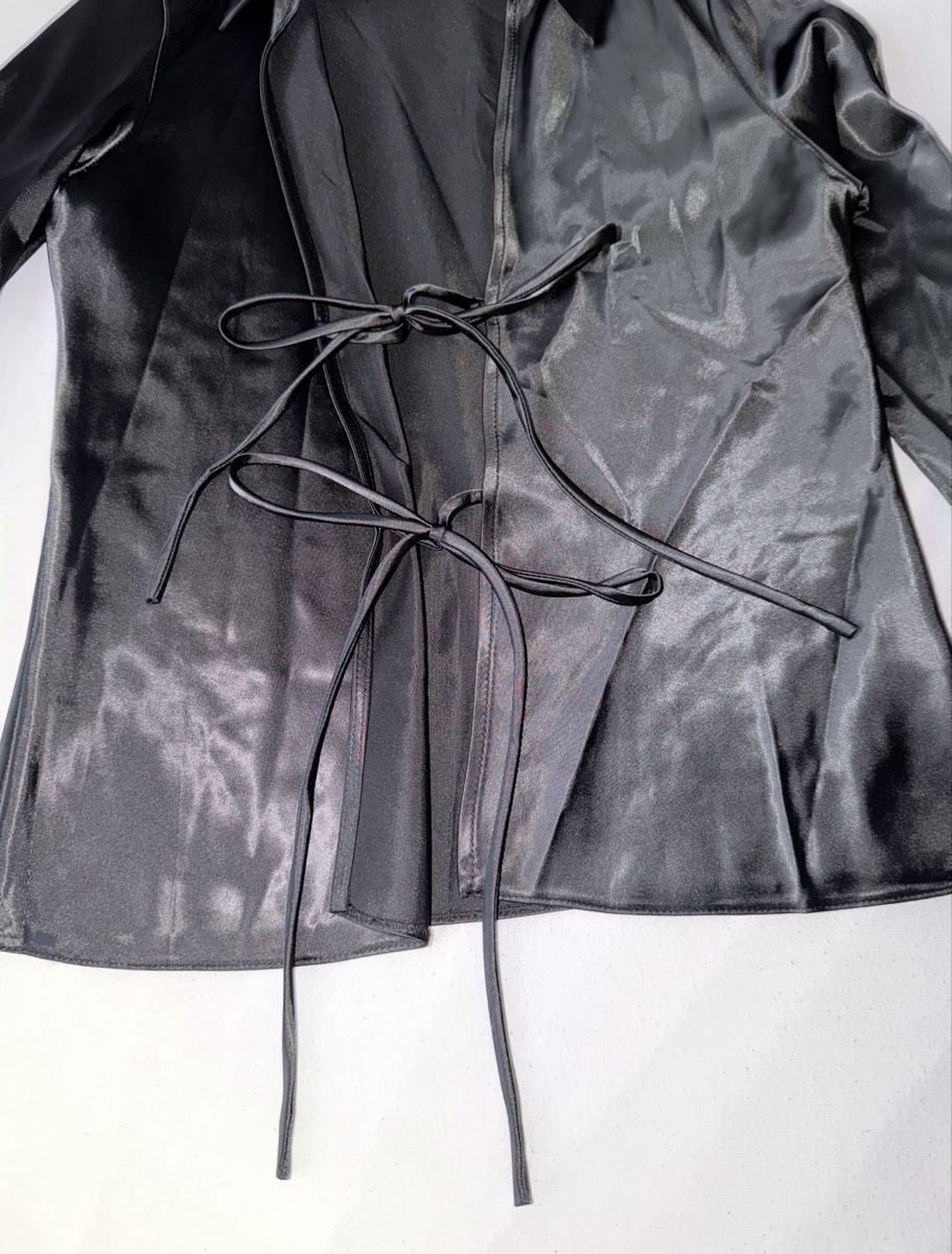 Chemisiers: Schwarze Satin Bluse – Neuf (Voir description) à Oftringen par soraia.i 3