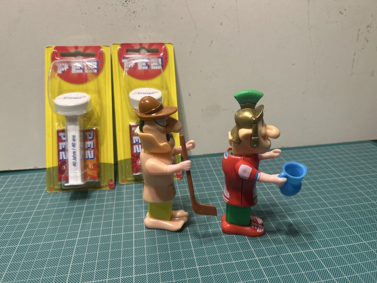 Pez Statuette: PEZ Verschiedene – Usato da Gorduno venduto da dm0320 3