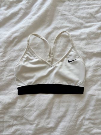 Sport BH Nike Dri-Fit weiss Grösse S Neuwertig