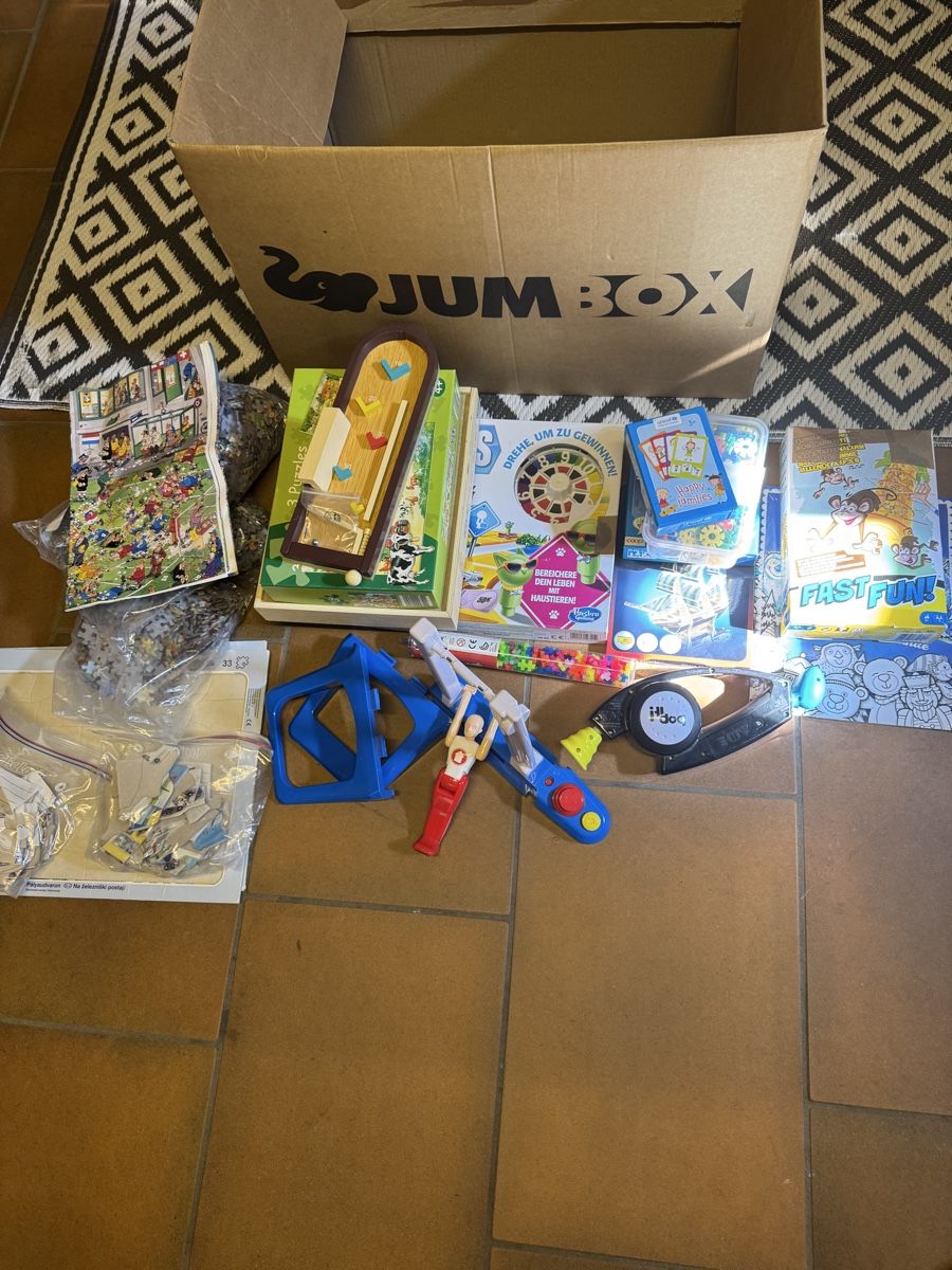 Giocattoli: Jumbo Box voll mit Spielsachen – Usato da Trimbach venduto da vik_5tqj 5