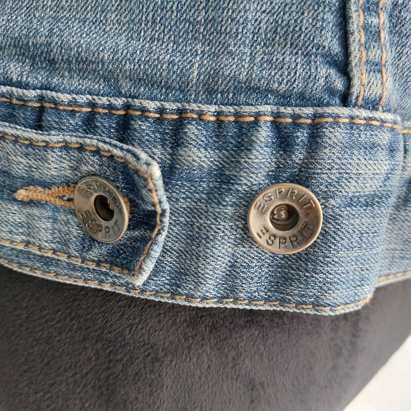 Esprit Giacche: Jeansjacke Esprit – Usato da Muri AG venduto da ReBoutique 2