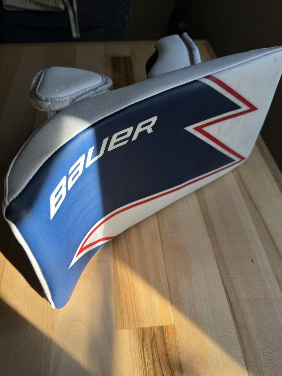 Protezioni & Imbottiture: Eishockey Goalie Blocker Bauer Flylite Fullright  – Usato da Herdern venduto da garmi7 6