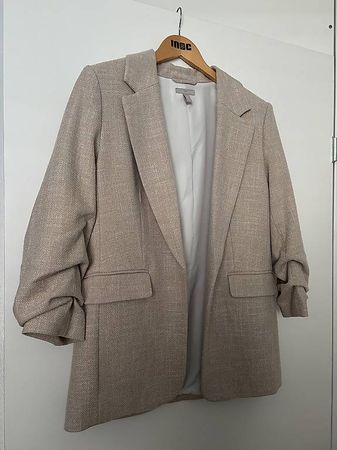 Stylischer Blazer mit gerafften Ärmeln  Gr. 42