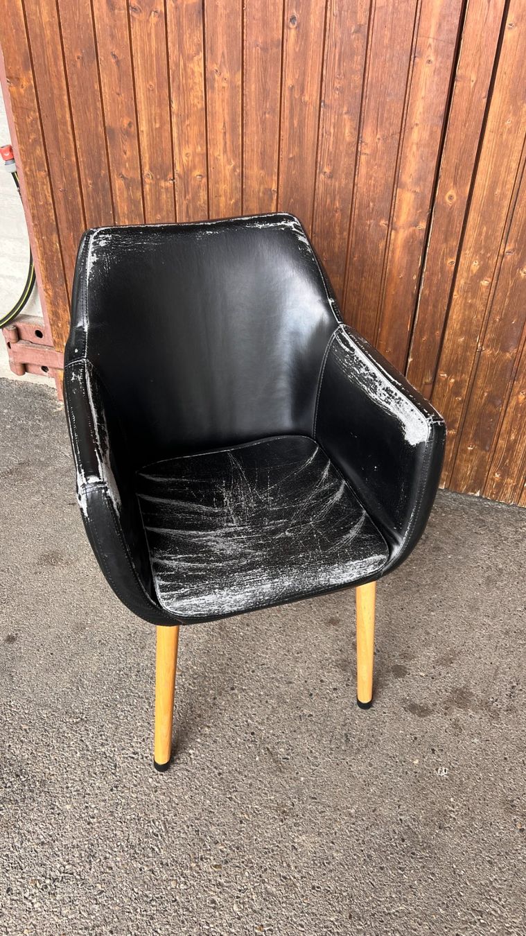 Sessel: 5 Sessel mit Gebrauchsspuren, ideal für Restauration – Gebraucht aus Zeiningen von osm61