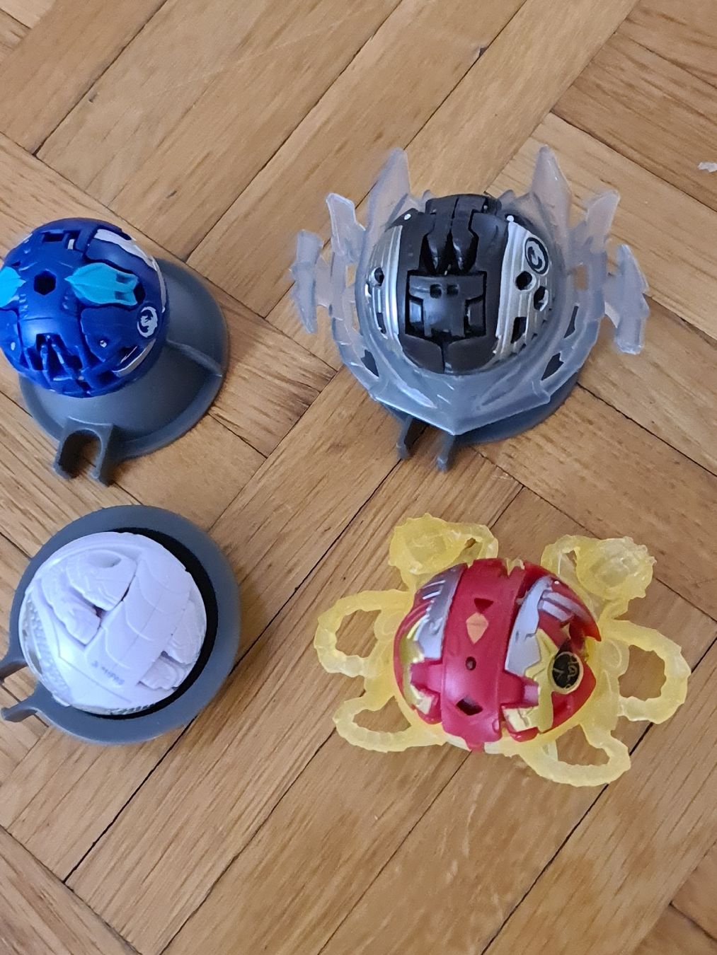 Figurines: Bakugan Battle 4 stück  – D'occasion à Thun par erh_fs86 1
