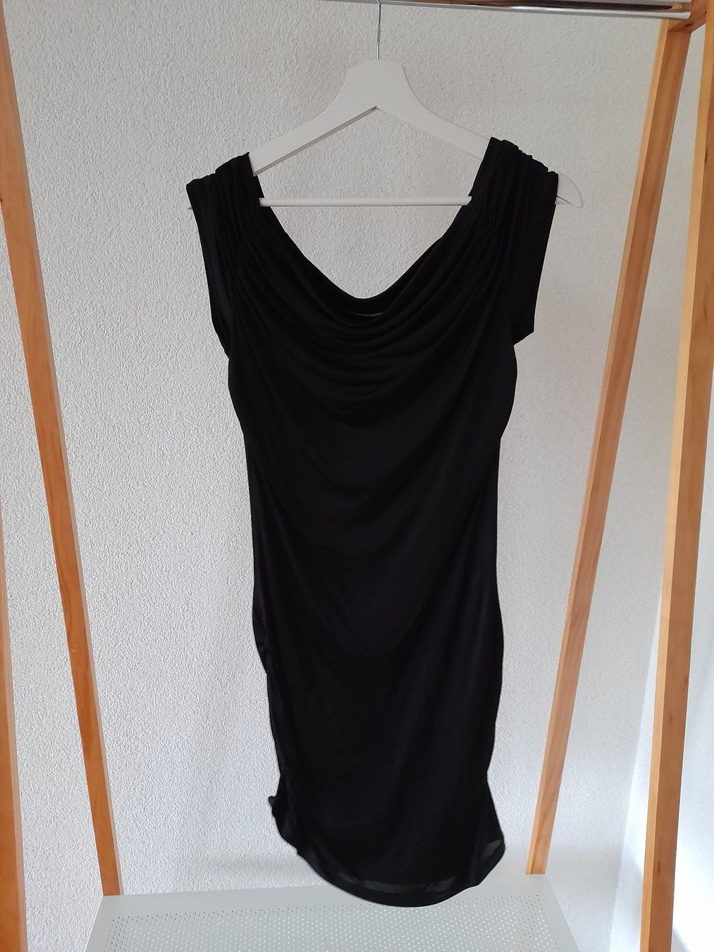 Robes: Robe noire iblues – D'occasion à Mont-sur-Lausanne par Pioutch