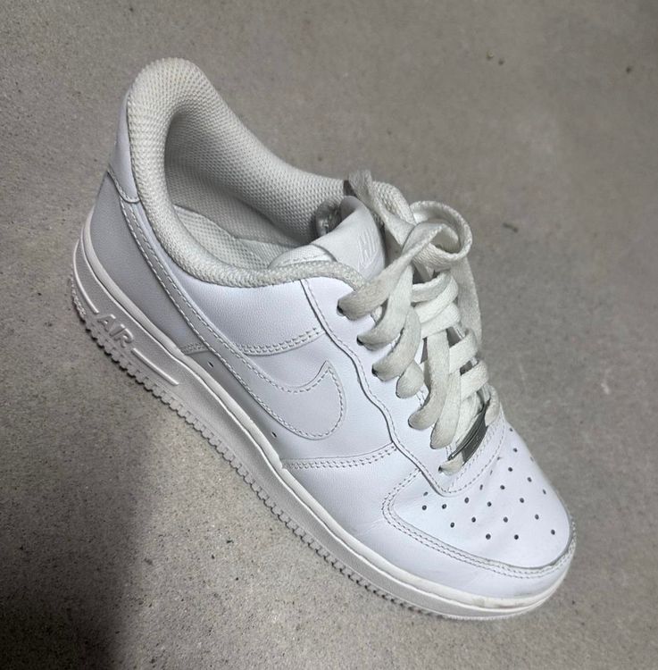 Nike Chaussures femmes: Nike Air AF1 Schuhe weiss Gr. 36.5 – D'occasion à Itingen par ella308874 2