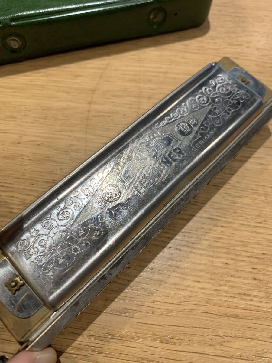 Hohner Strumenti musicali: Hohner Chromonica Mundharmonika - Vintage mit Etui! – Usato da Lyss venduto da nekoreh 1