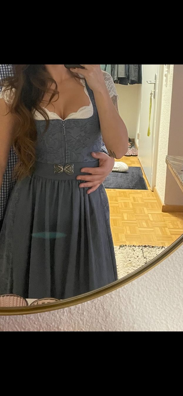 Robes: Dirndl Marjo blau Grösse 34 – D'occasion à Untersiggenthal par nin_2vjr