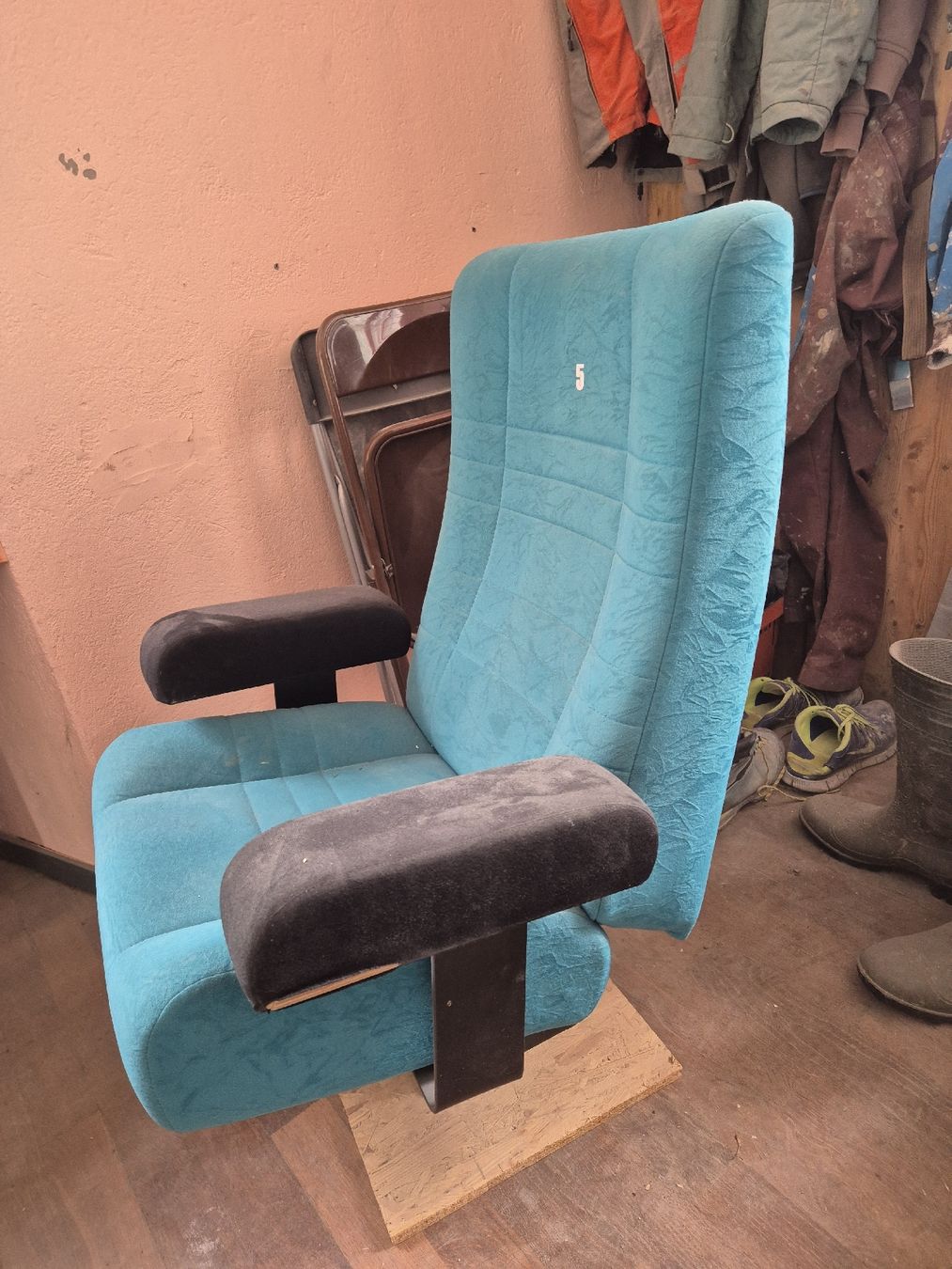 Poltrone: Kinosessel Sessel mit Armlehnen türkis – Usato da Sarnen venduto da Lpower 2