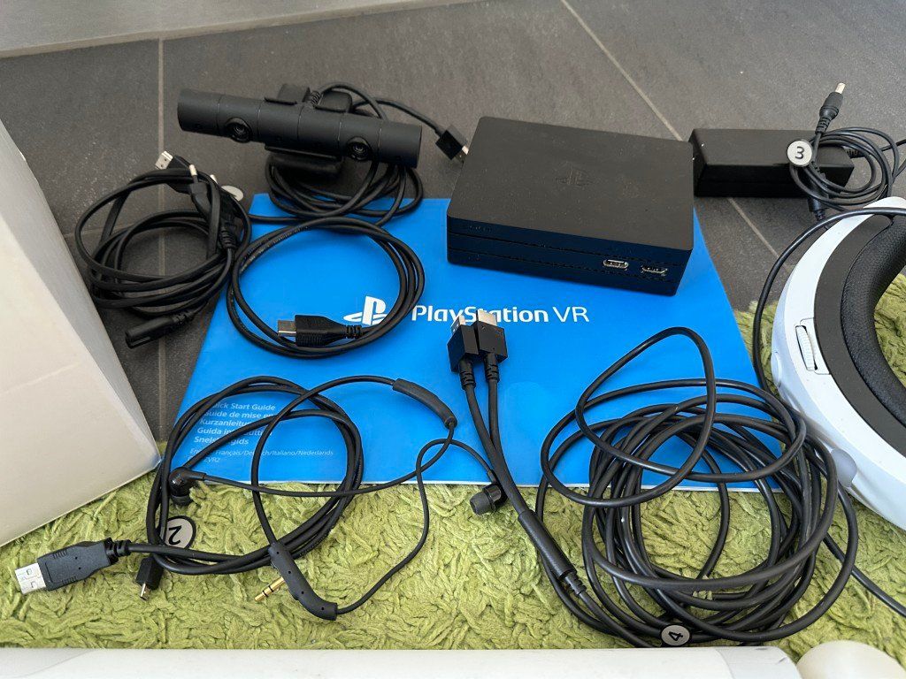 Sony Casco VR: SONY Playstation VR Headset Brille + Aim Controller – Usato da Brunnen venduto da 23068 2