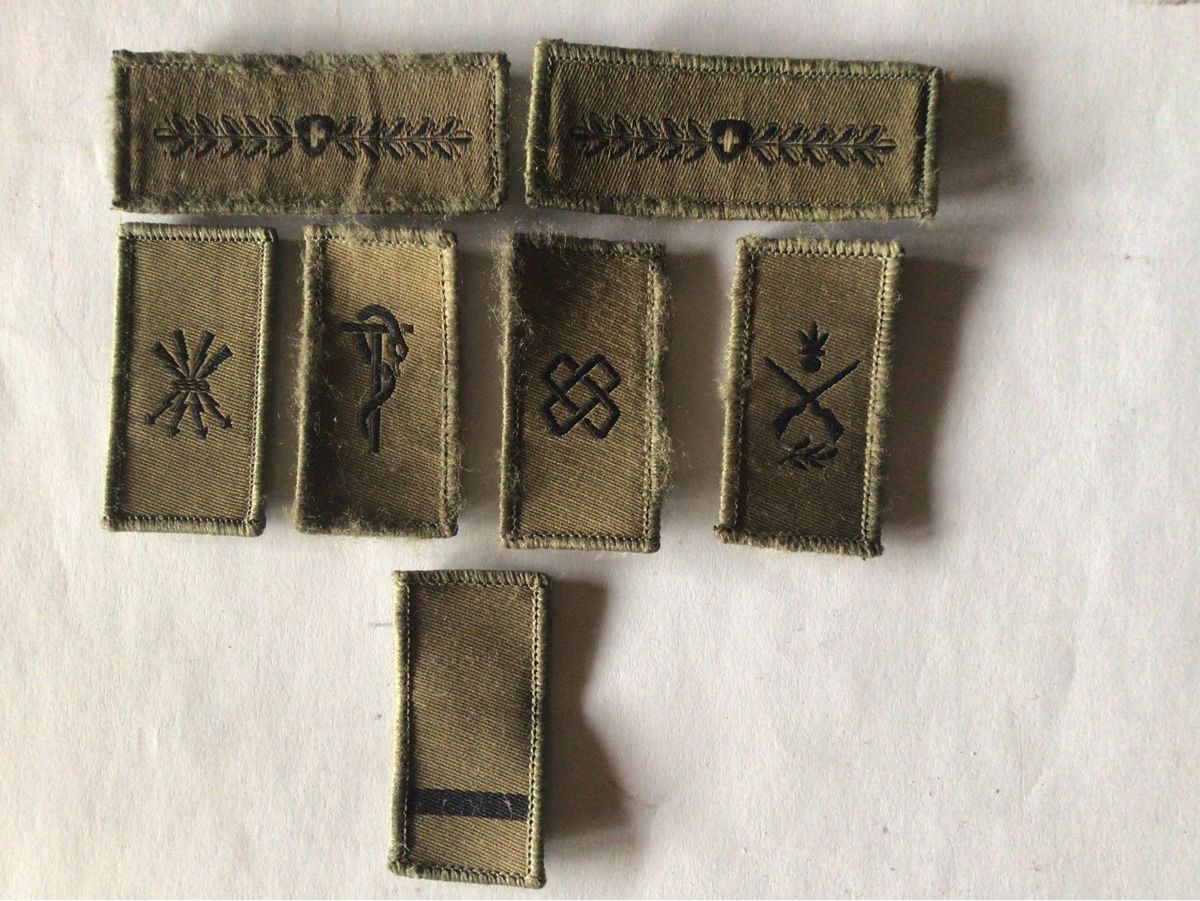 Schweizer Armee Placchette & Badge: insignes AXXI – Usato da Crête-à-l'oeil venduto da Mga2