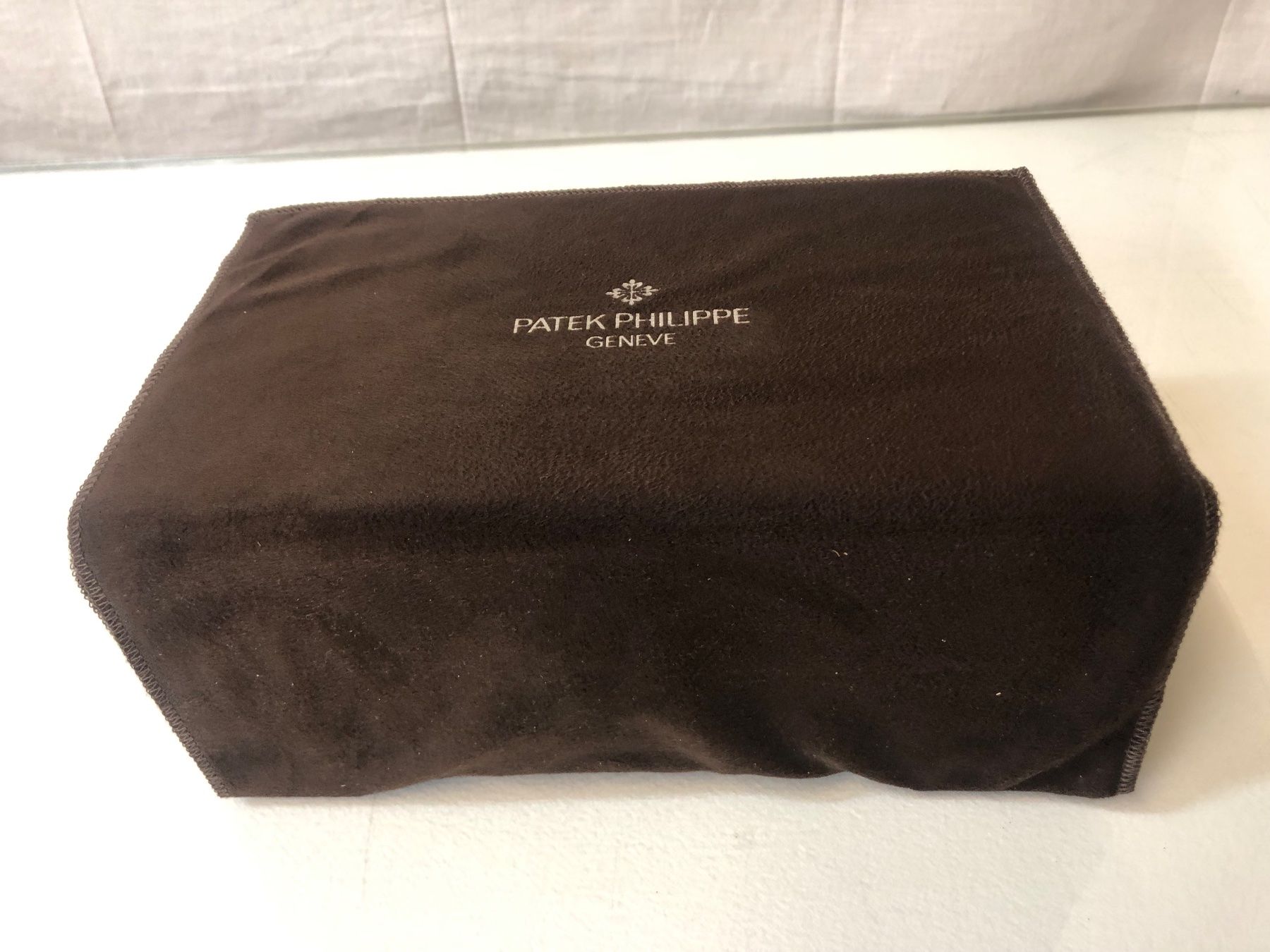 Patek Philippe Scatole porta orologi: Patek Philippe Schatulle inkl. Schutztuch – Usato da Brunnen venduto da Allerwaren 1