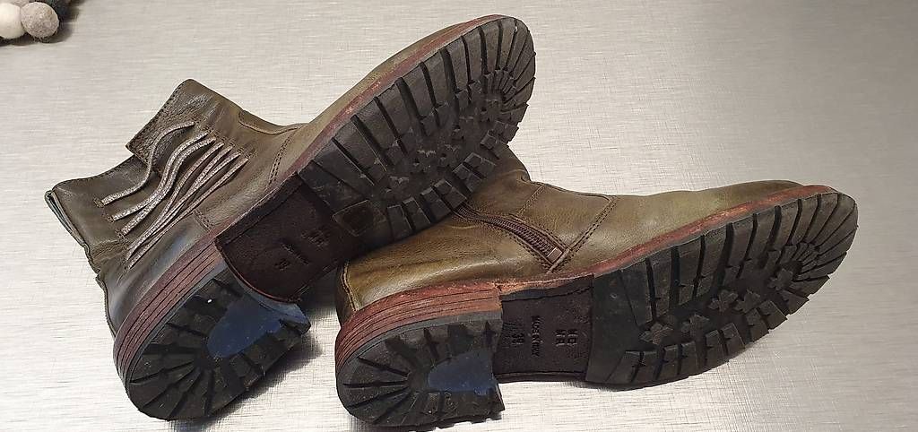 Moma Scarpe da donna: MoMa Stiefeletten Damen Grösse 39 – Nuovo (secondo la descrizione) da Oberwangen b. Bern venduto da Levidog 2