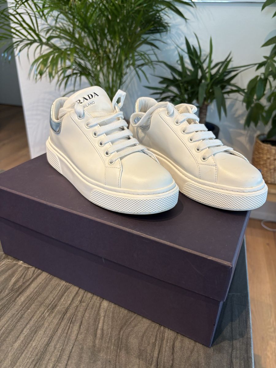Prada Scarpe da donna: Prada sneakers white silver leather size 35 – Usato da Dübendorf venduto da Tony321 6