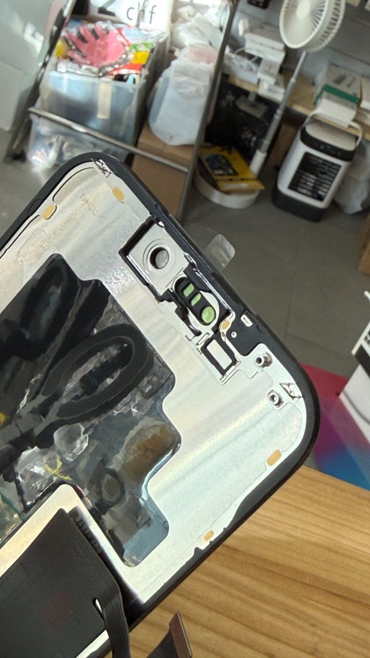 Telefoni cellulari / Smartphones: Display OLED LCD iPhone 17 Pro – Nuovo e nell'imballaggio originale da Morges venduto da DA-repa 5