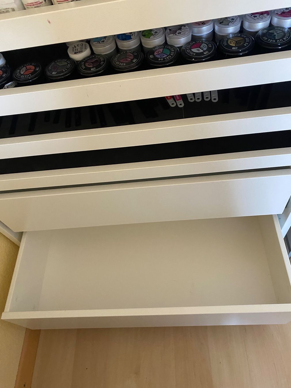 Ikea Schränke: PAX Schrank für Nagel oder Kosmetikaprodukte – Gebraucht aus Lengnau AG von pauergirl