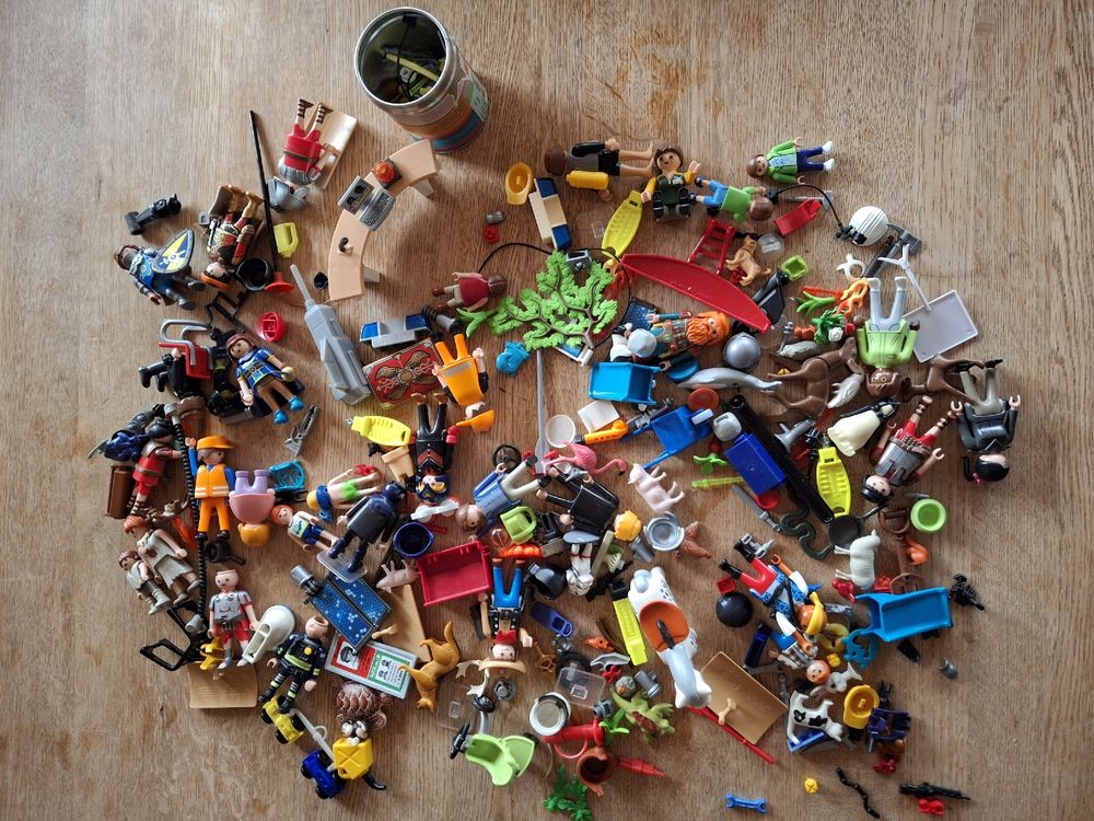 Playmobil Jouets: Kiste mit sehr viel Playmobil – D'occasion à Aadorf par Greg19 1