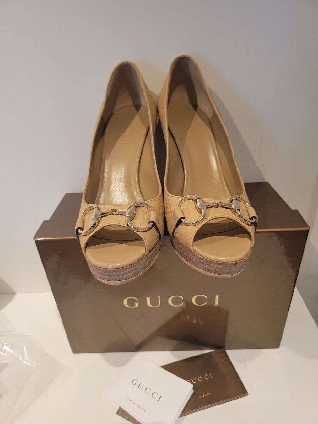 Gucci Scarpe da donna: Gucci Pumps Beige Leder – Usato da Binningen venduto da lieblingsstyle