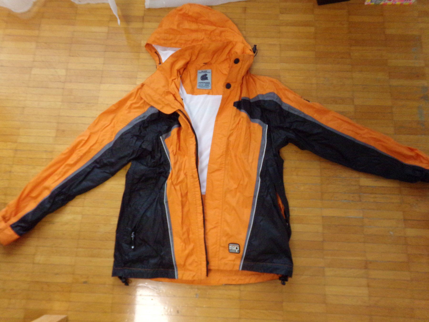Giacche: Damen Windjacke orange  mir Kapuze   Gr. S – Usato da Winterthur venduto da Jessi_di