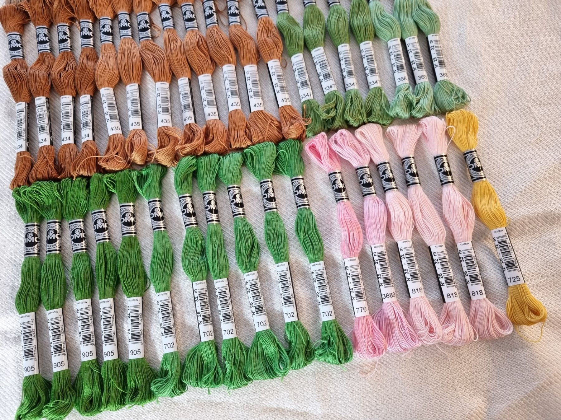 Cordicelle & Fili: 56x DMC Stickgarn Knäuel Baumwolle Nr. 25 – Nuovo e nell'imballaggio originale da Mels venduto da DACRI 1