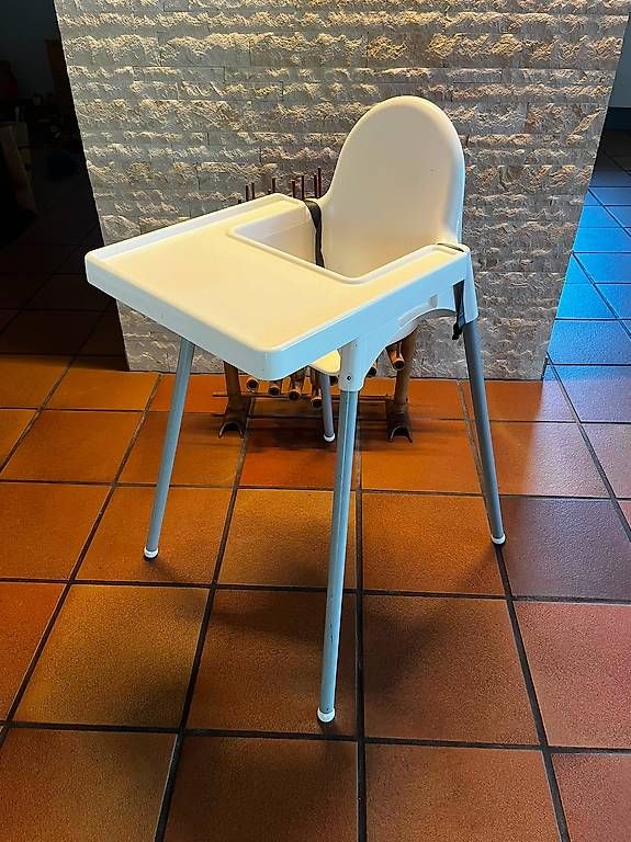 Ikea Seggioloni: Antilop Kinderhochstuhl mit Tablett – Usato da Jona venduto da dardavdan