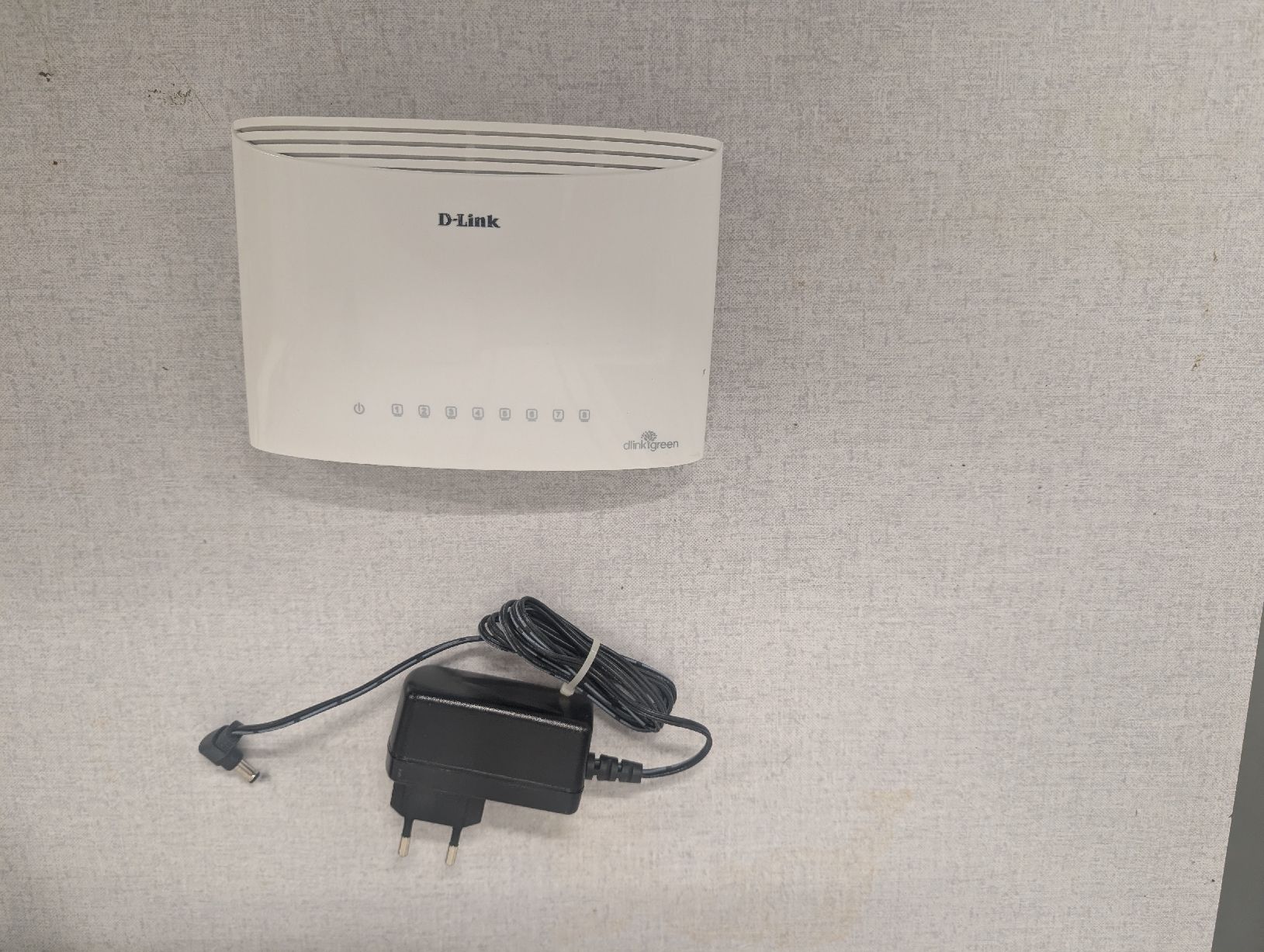 Netgear Hubs & Switches: D-Link DGS-1008D 8-Port Gigabit Switch – Gebraucht aus Spiez von Tomweader 2