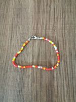 Hübsches farbiges Armband