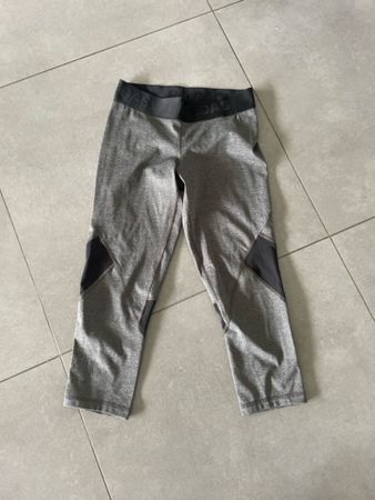 Legging 3/4 de sport Adidas Techfit gris, taille S, neuf!