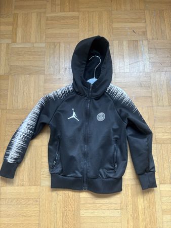 Haut de survêtement PSG Jordan taille 116 /3-6 ans