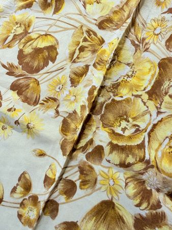 Edler Vintage Seidenschal von I. Salimbeti, Blumenmuster