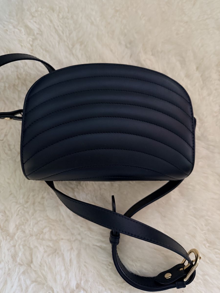Apc Borse da donna: Petit sac APC demie lune  – Usato da Lausanne venduto da Meganelausanne 1