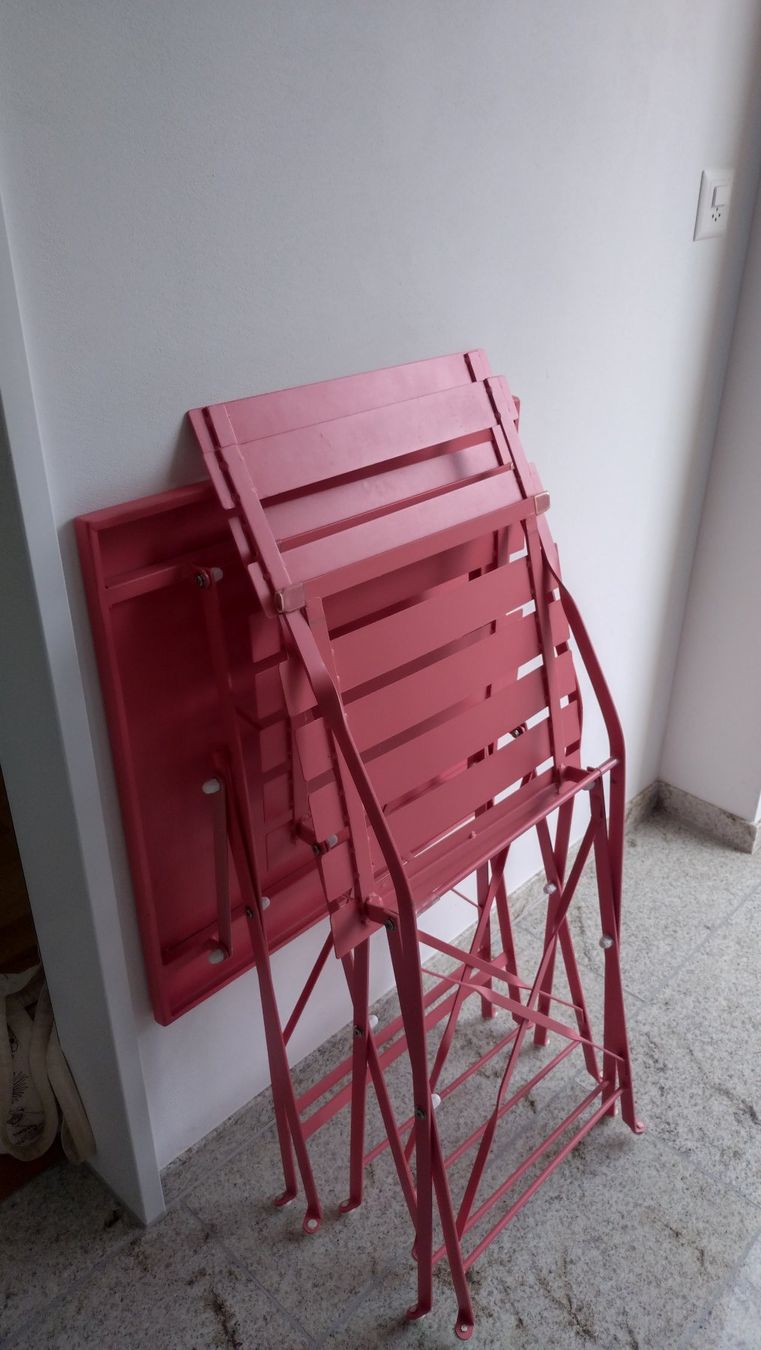 Ikea Tischset: Pink Tisch mit zwei Klappstühlen – Neu (gemäss Beschreibung) aus Erlenbach ZH von ultraSale 1