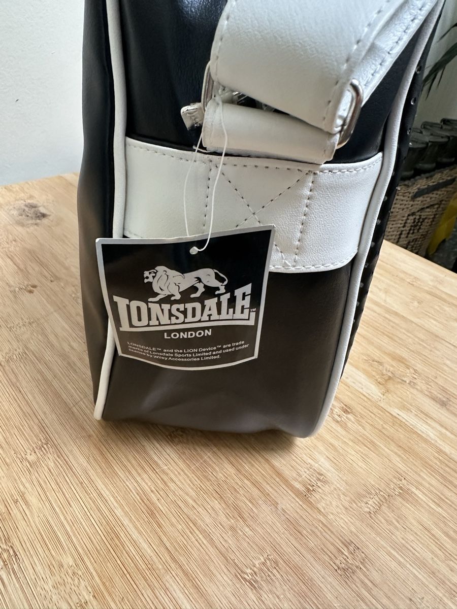 Lonsdale Borse: Lonsdale Schulter-Tasche – Usato da Steffisburg venduto da PatrickB02 3