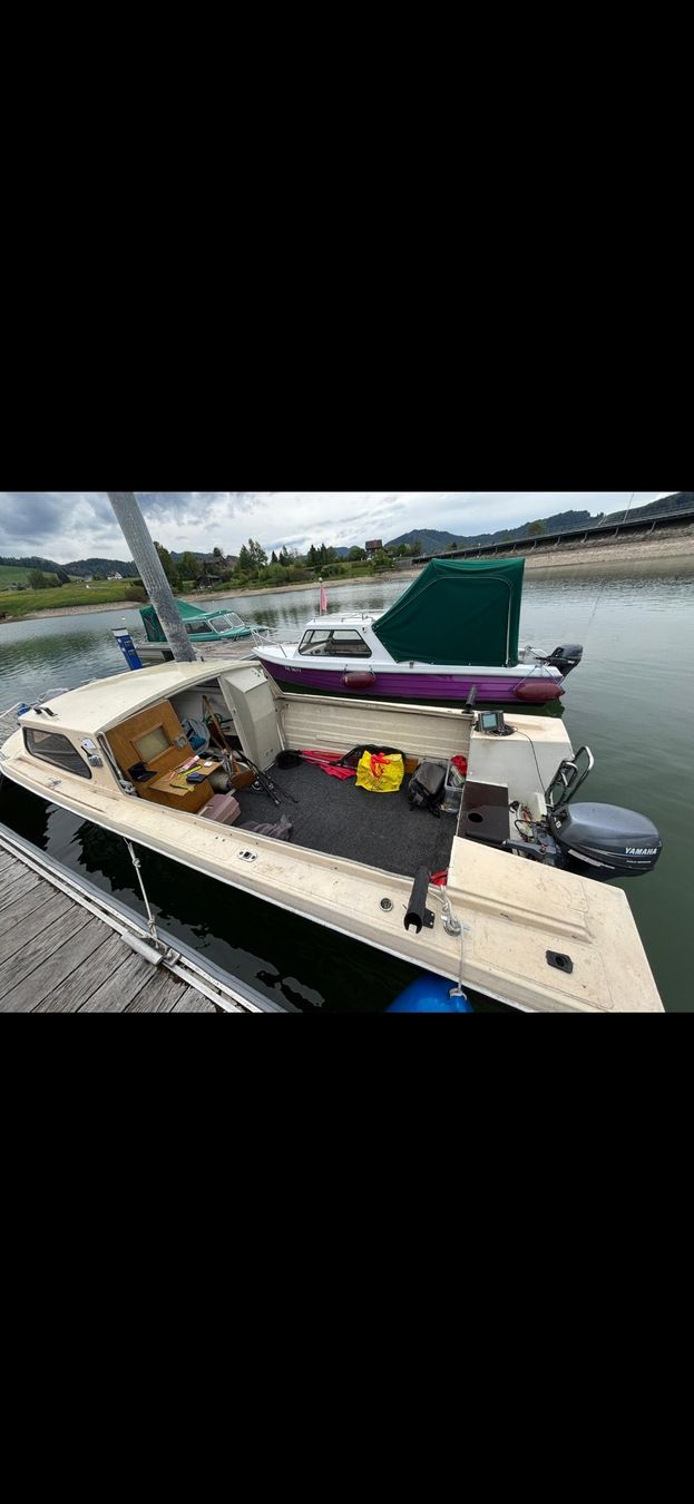Yamaha Barche: Fischerboot mit Kabine und Yamaha Motor 8 PS – Usato da Einsiedeln venduto da absolut05 1
