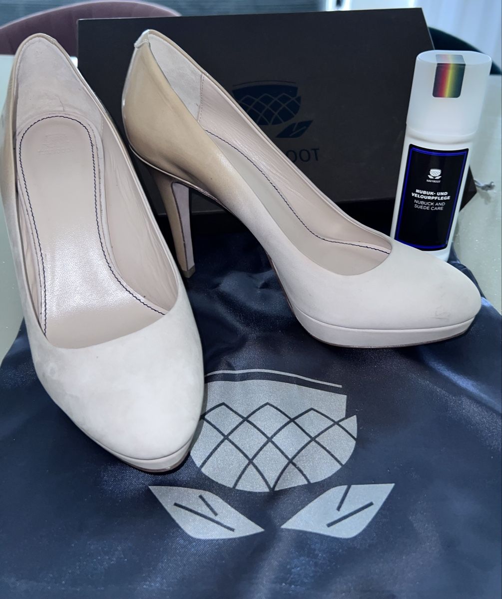Navyboot Scarpe da donna: Navyboot Pumps Beige Gr. 36 - Eleganter Klassiker! – Nuovo (secondo la descrizione) da Port venduto da Selvaggi_Acquisti 1