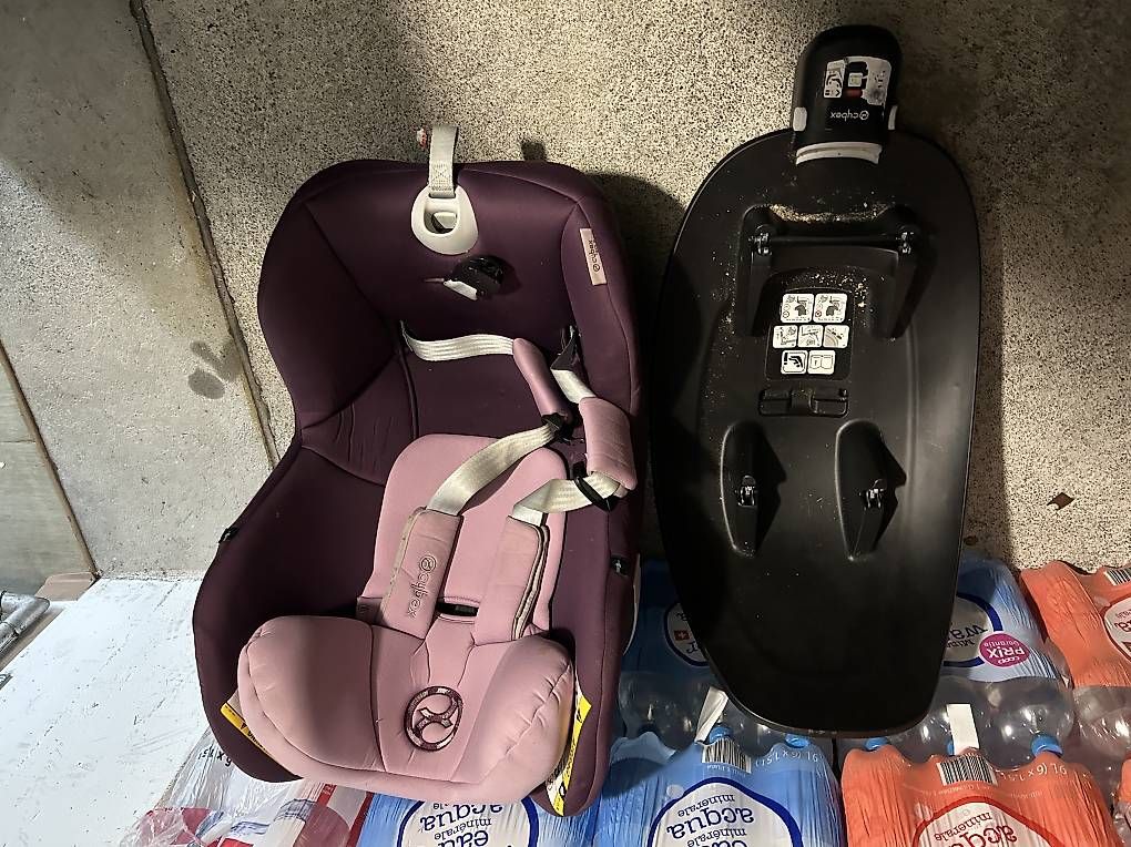 Sièges auto: Cybex Baby Autositz mit Base – D'occasion à Wettingen par GMB1 1