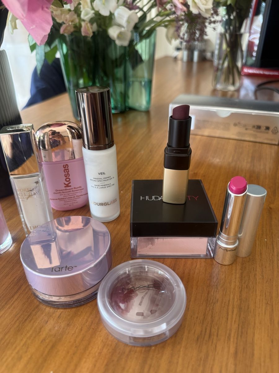 Lettini & sedie per cosmetici: Designer Cosmetics Bundle: Summer Makeup Must-Haves! – Usato da Zürich venduto da pinish