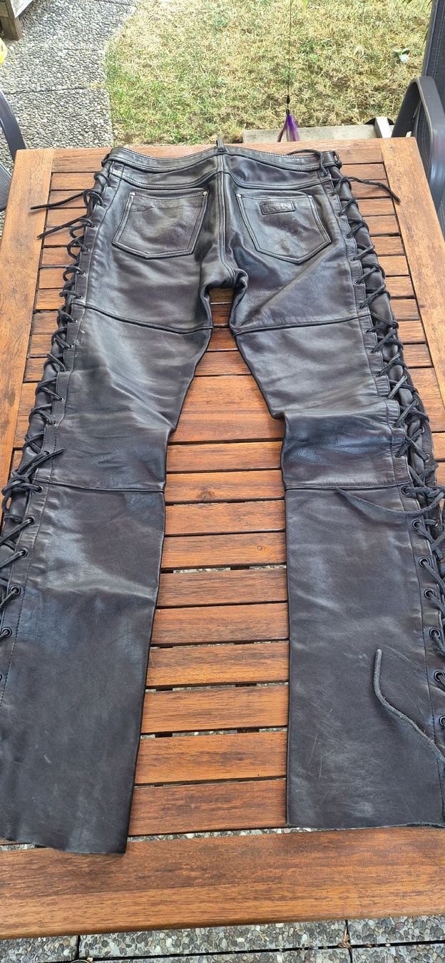 IXS Pantaloni: Motorrad Lederhose IXS Grösse 52 Schwarz. – Usato da Birsfelden venduto da gui_m5m9 3