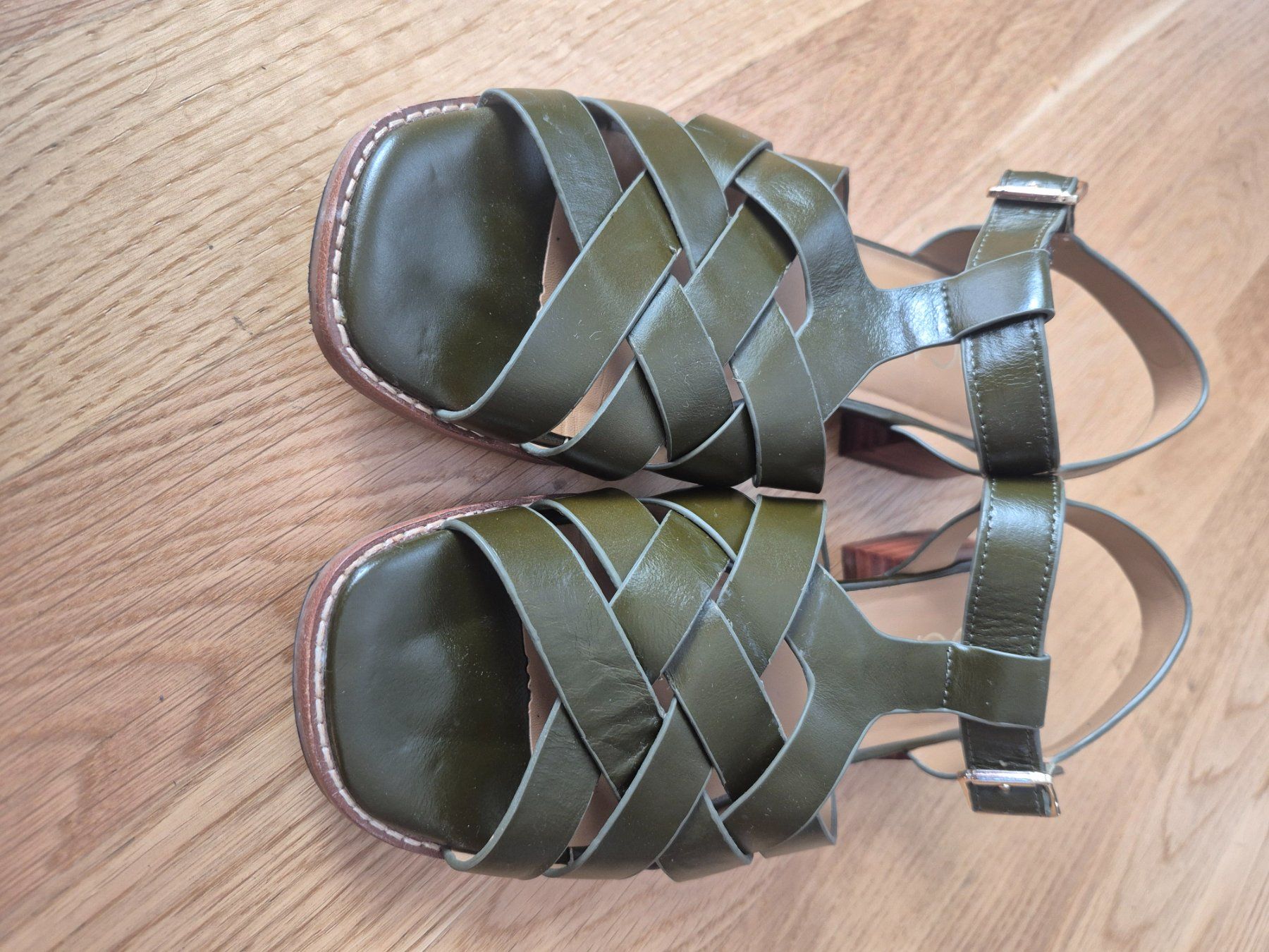 Scarpe da donna: Sandales femme – Usato da Petit-Lancy venduto da ka_lak 1