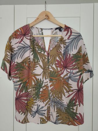 Hübsches Sommerblüsli von Esprit Grösse 36