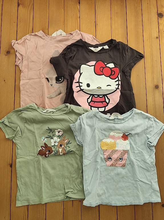 Blouses, T-shirts & Tops: TShirts Gr. 122/128 – D'occasion à Zürich par aendiiii