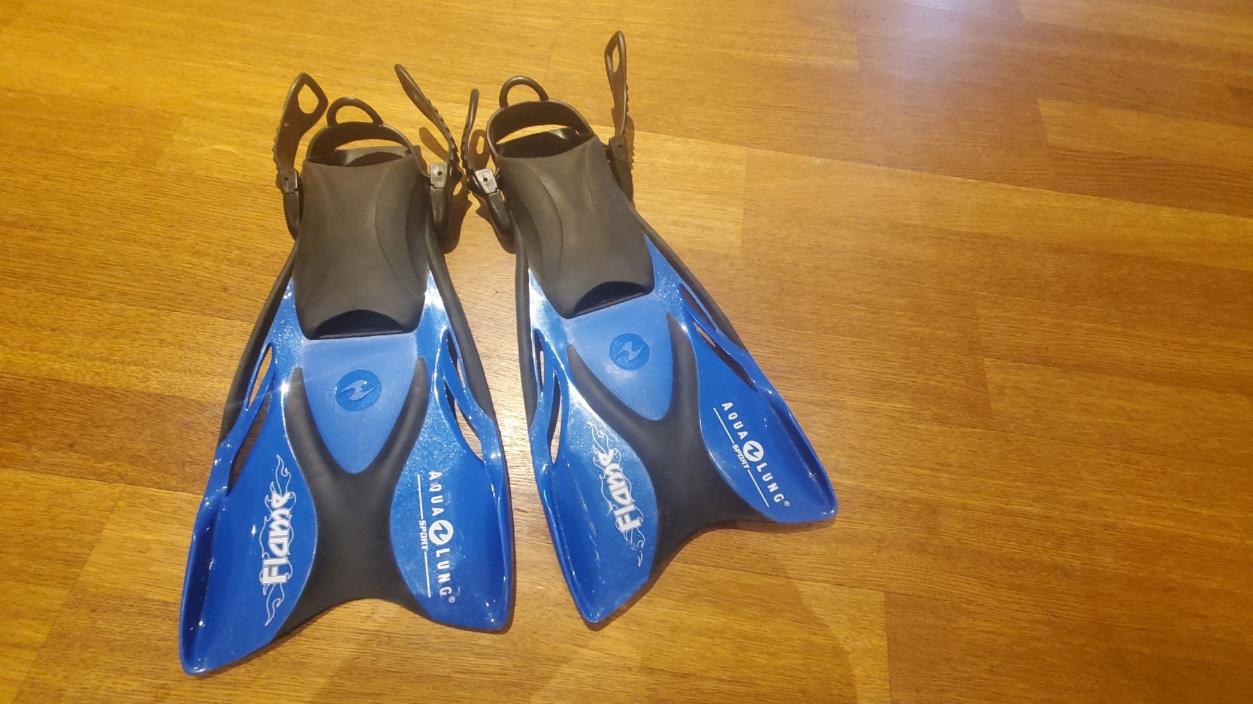 Pinne, Maschere & Boccagli: Flossen Aqua Lung Kinder Gr.27-33 – Usato da Stäfa venduto da lookilooki