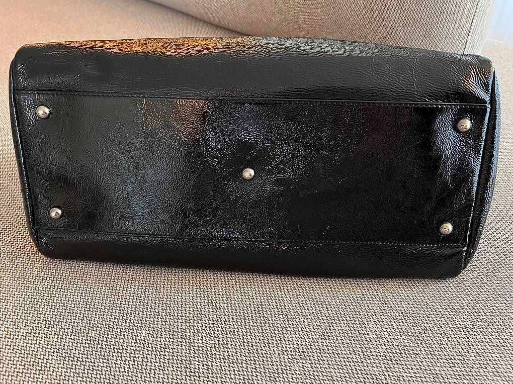 Longchamp Taschen für Damen: Longchamp Gatsby schwarz glänzend – Gebraucht aus St. Niklausen LU von Mimmi86 4