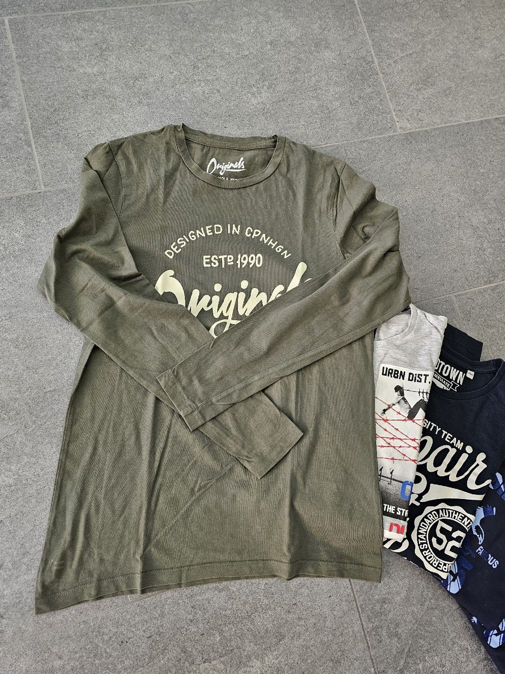 Lotti & Set di vestiti: Jungen Langarm-Shirt – Usato da Altdorf UR venduto da Saba_1688 1