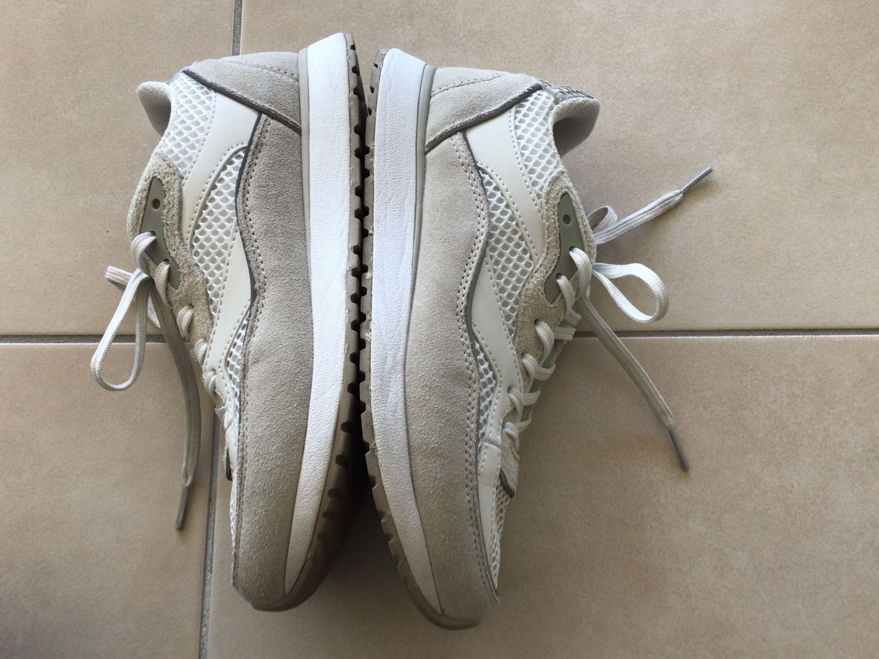 Damenschuhe: WODEN Sneaker beige Gr. 39 – Gebraucht aus Frauenfeld von Stehojen 3
