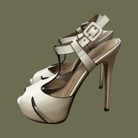 Stylish White Heels - Size 37 - Perfect for Summer!